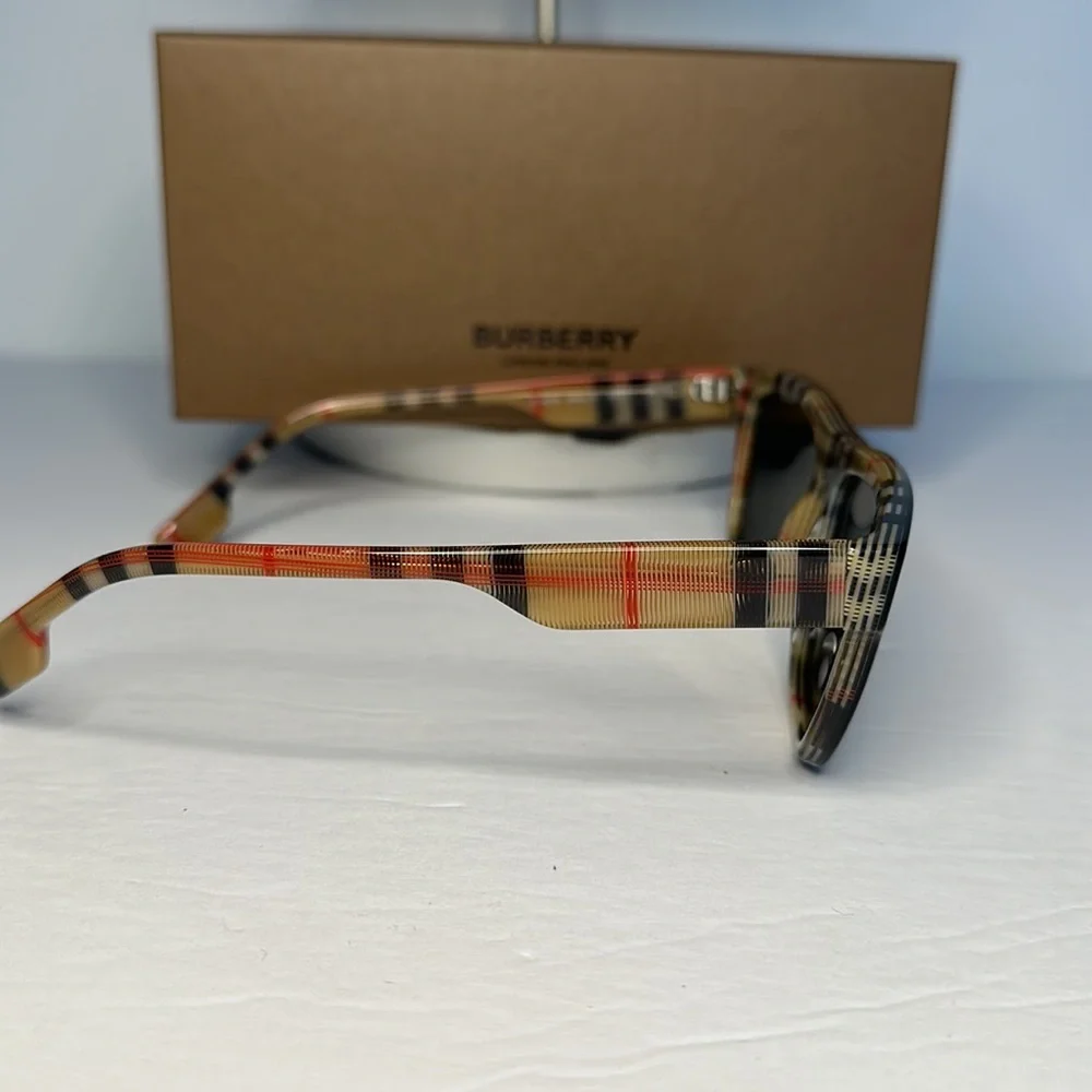 Burberry BE4293 380687 Sunglasses Men's Top Black-Vintage Check/Grey 56-17-145